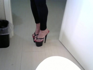 thong heels long toenails